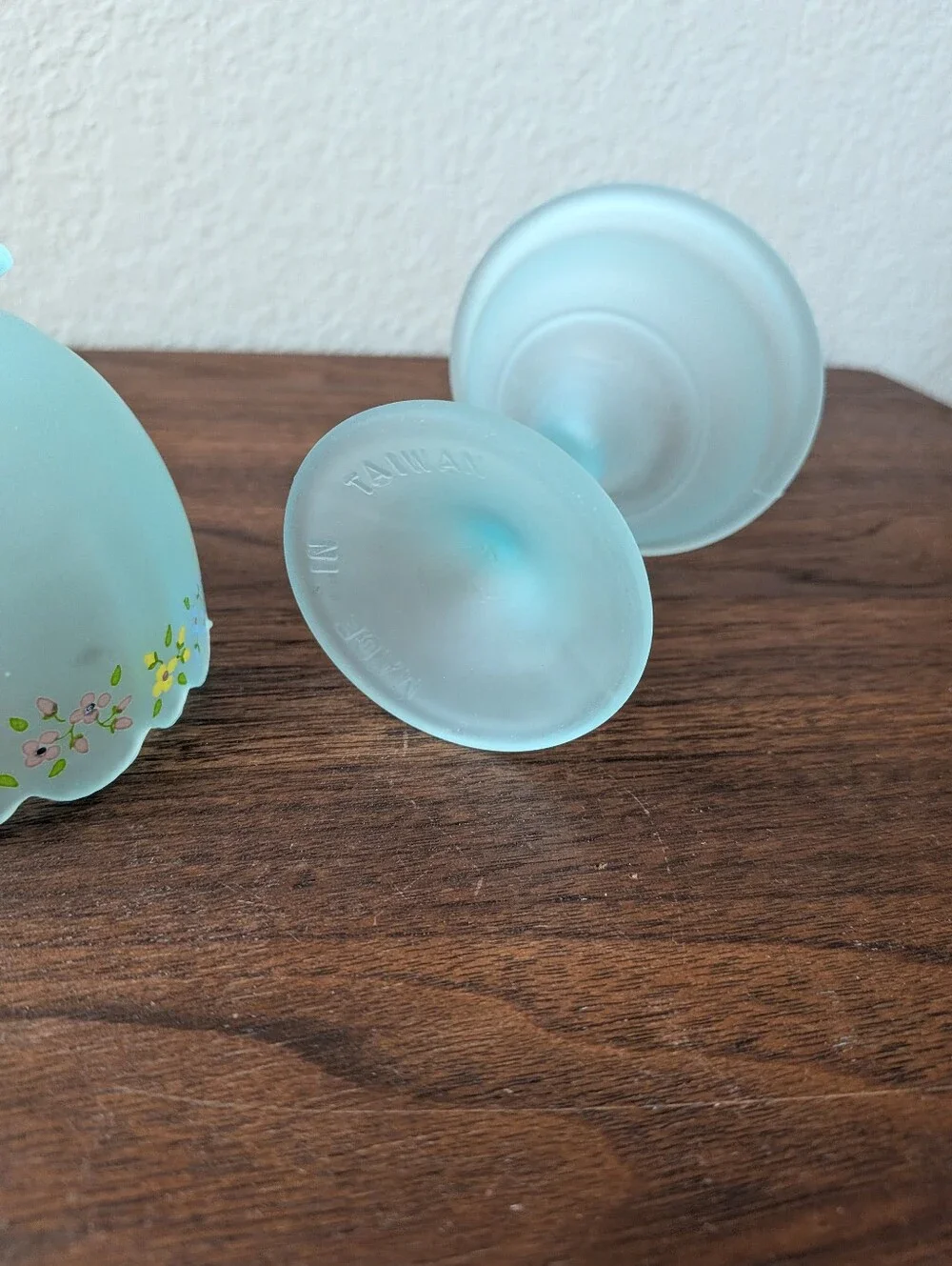 Vtg Frosted Blue Floral Pedestal Scallped Fairy Lamp Made lnTaiwan Cottagecore